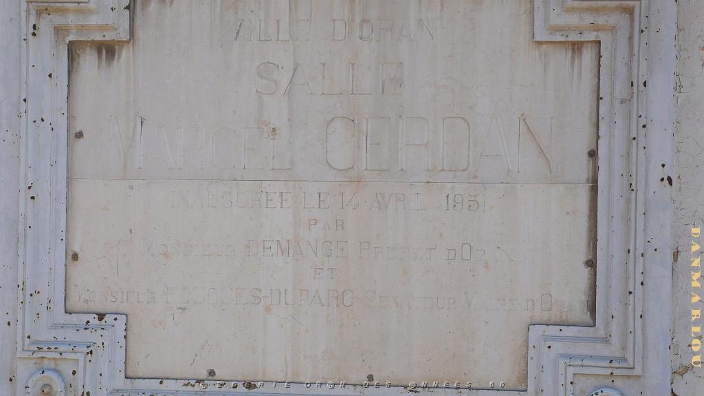 ORAN MARS 2012 87 plaque Marcel Cerdan , sur batiment salle de sport.JPG